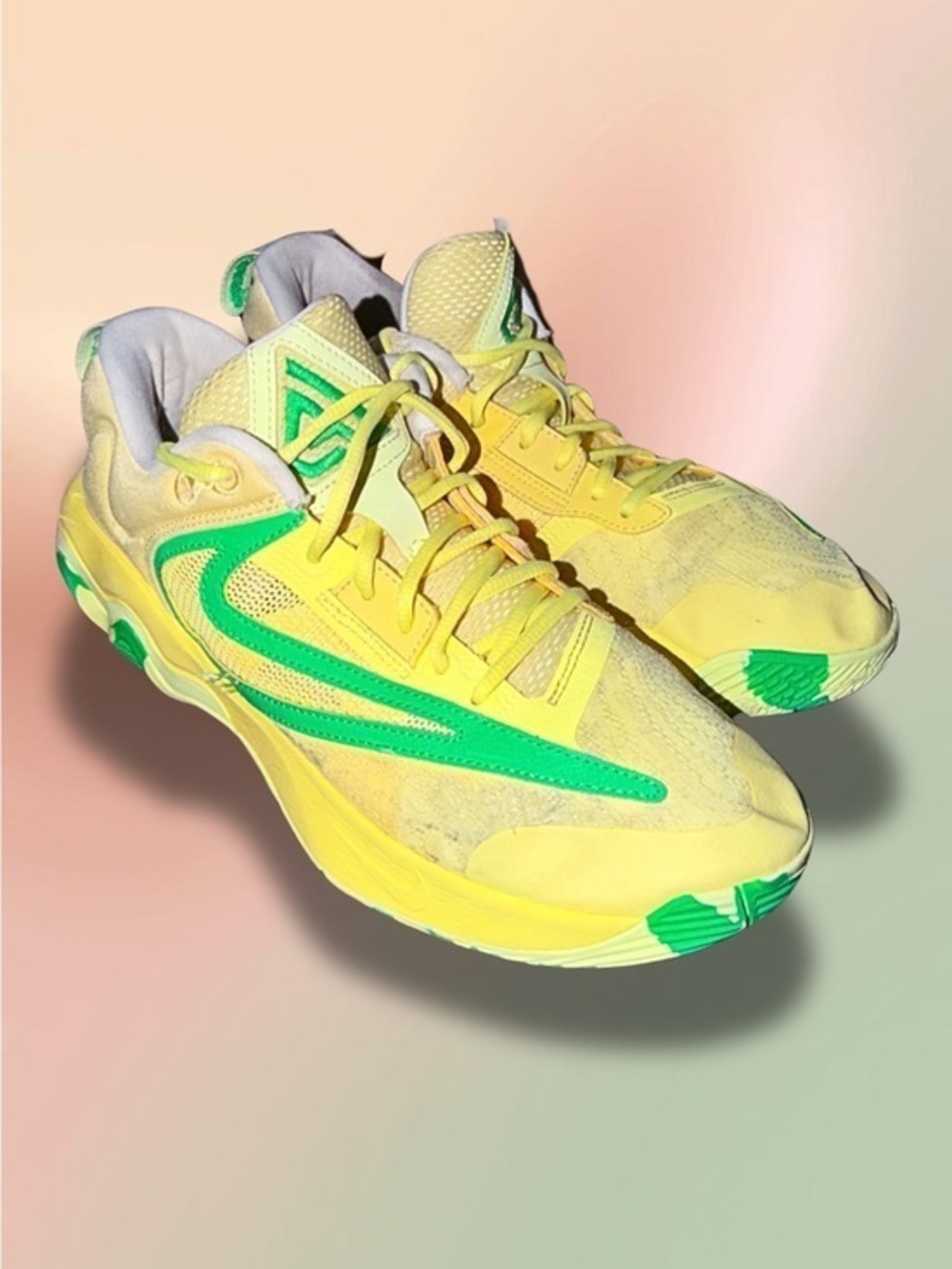 Nike Giannis Immortality 3 Soft Yellow Green Shock Men’s 9.5 Basketball Shoes
